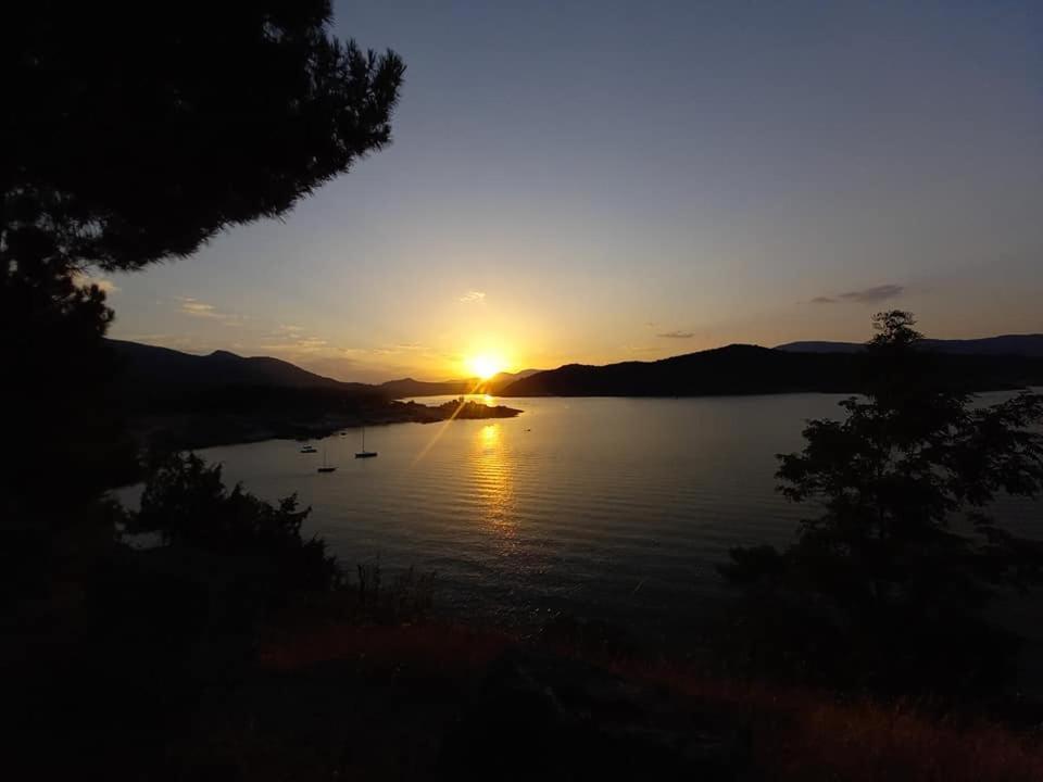 Ruralrut En El Tiemblo Precios Especiales A Partir De 7 Noches, Wifi, Cabina De Hidromasaje, Aire Acondicionado, Zonas De Bano Naturales Cercanas אל טיימבלו מראה חיצוני תמונה